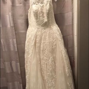 Beautiful Laced Ivory Wedding Dress